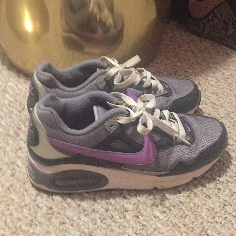 Nike Air Max Tennis Shoes